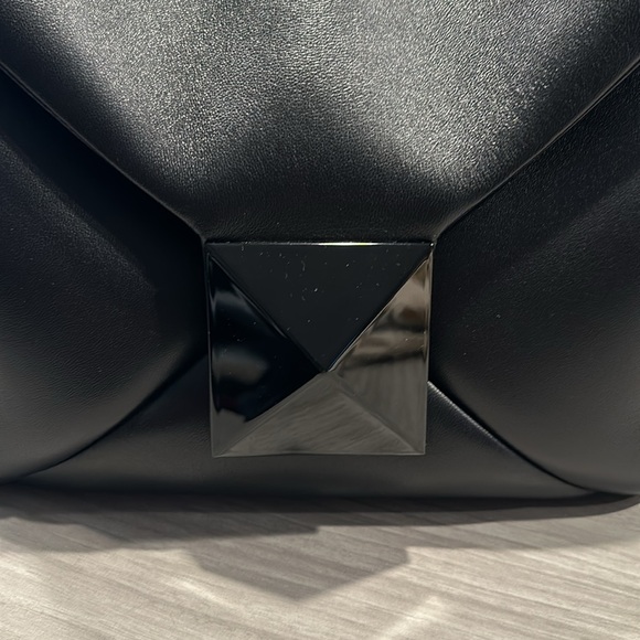 NWT Valentino Garavani One Stud Hobo - Picture 8 of 8